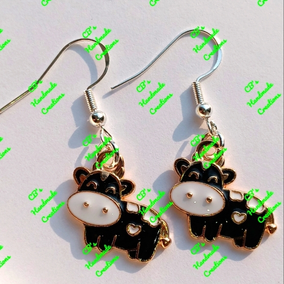 Cow Earrings - Picture 1 of 1